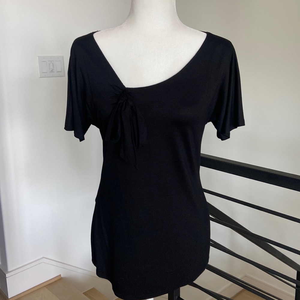 Flattering WHBM flutter sleeve blouse with bow accent